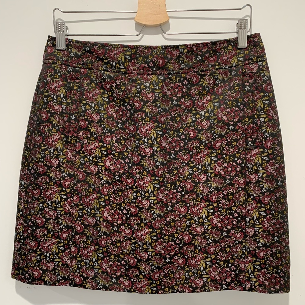 LOFT Floral Embroidered Skirt Size 10P